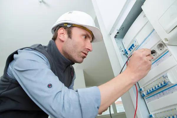 Reliable Electrician in Vancouver for Safe Installations