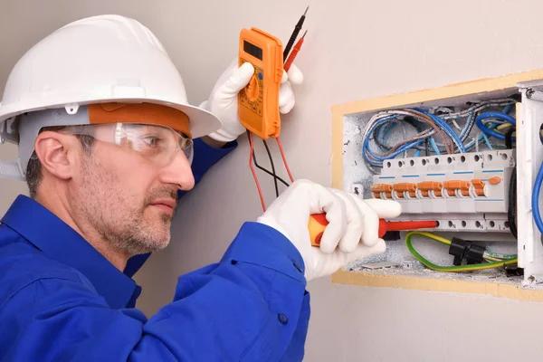 Expert Electrician Lansdowne Delivering Reliable Results