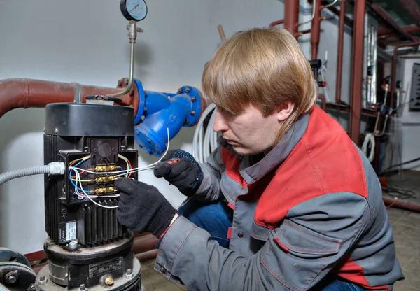 Cooling System Repair for Comfortable Indoor Spaces